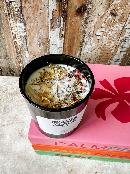 Kristallkerze Chakra – Kristallkonfetti & Lavendel I Balance, Harmonie, Neubeginn