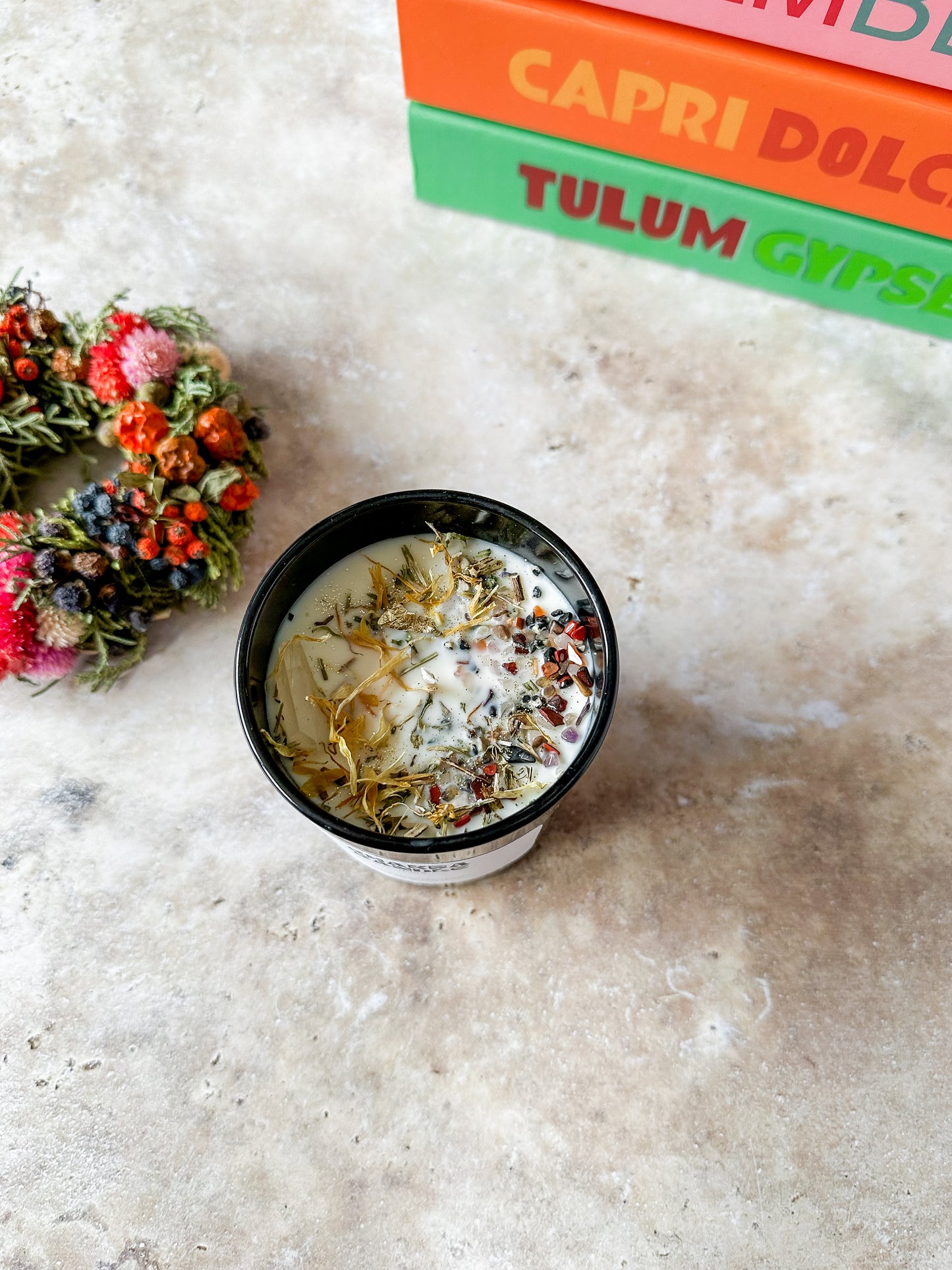 Kristallkerze Chakra – Kristallkonfetti & Lavendel I Balance, Harmonie, Neubeginn