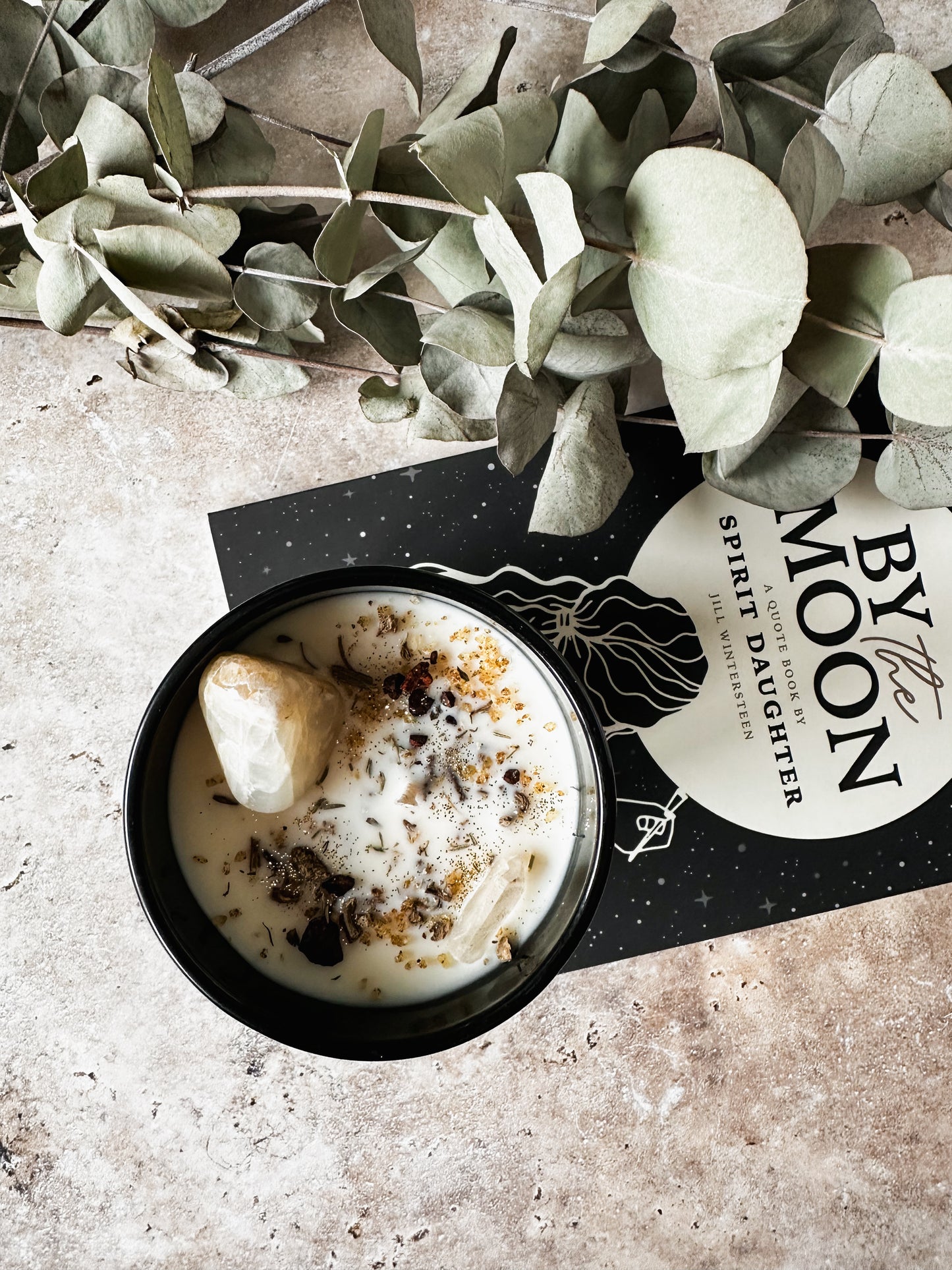 Vollmond Kristallkerze mit Mondstein | Intuition, Loslassen und feminine Mondenergie