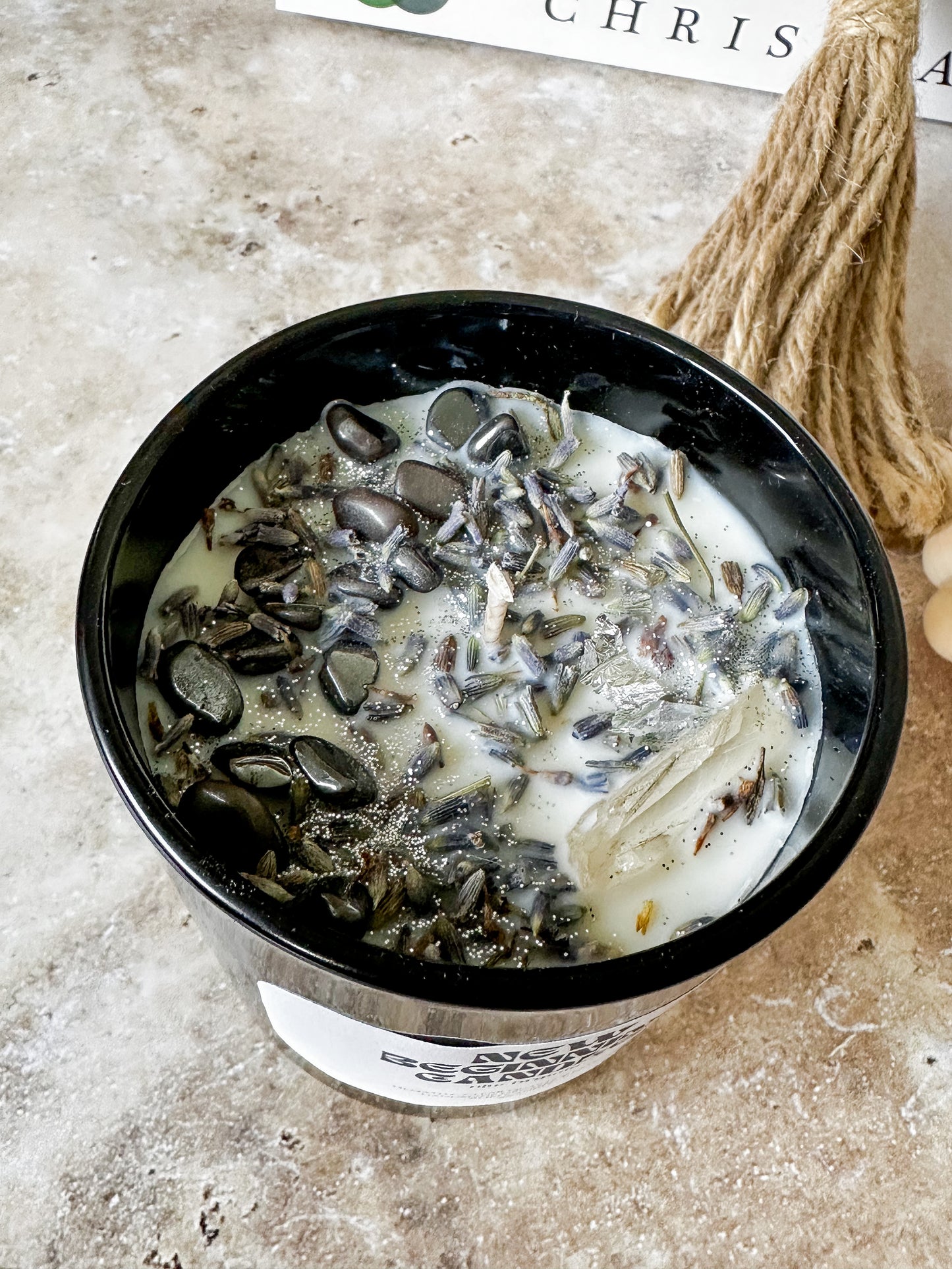 Kristallkerze Neubeginn – Hämatit & Lavendel